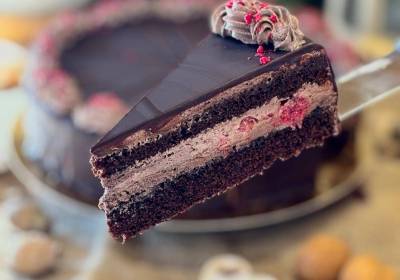 Bezlaktózová čokoládovo malinová torta
12ks - 1680g